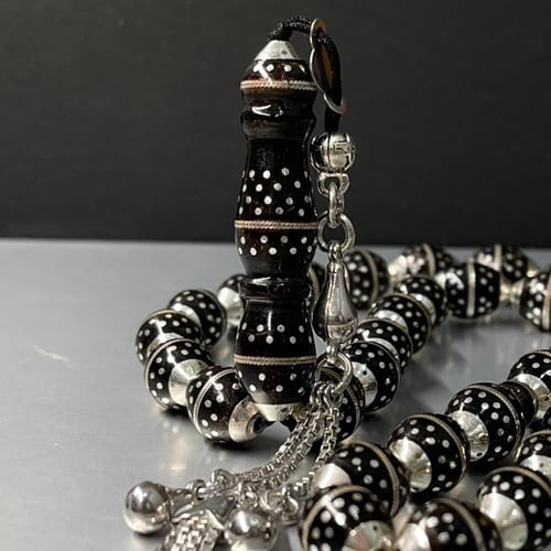 سبحة يسر طبيعي مطعم بالفضة