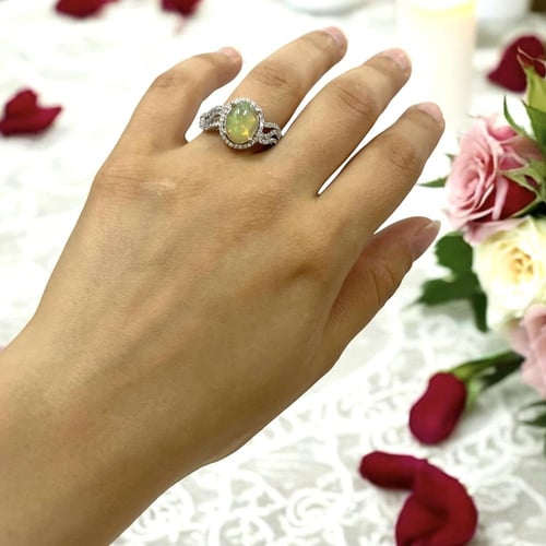 خاتم فضة نسائي بحجر اوبال اثيوبي مرصع زركون سويسري