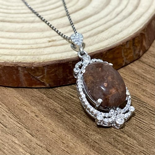 قلادة فضة نسائية بحجر عقيق جبل احد