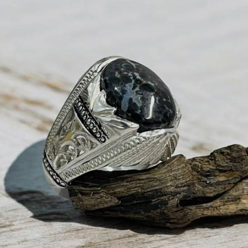 خاتم فضة رجالي بحجر عقيق جلد الحية