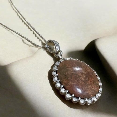 قلادة فضة نسائية بحجر عقيق جبل احد