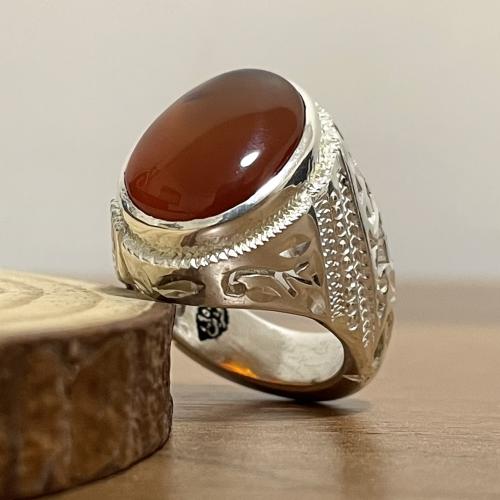 خاتم فضة رجالي بحجر عقيق يماني مشمشي طبيعي
