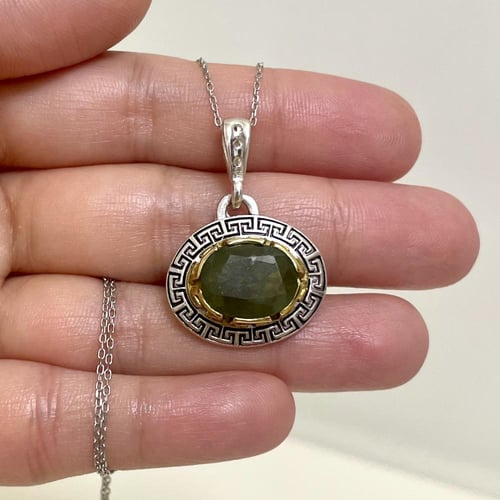 قلادة فضة نسائية بحجر زبرجد طبيعي