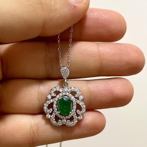 قلادة فضة نسائية بحجر زمرد كولومبي مرصع زركون سويس...