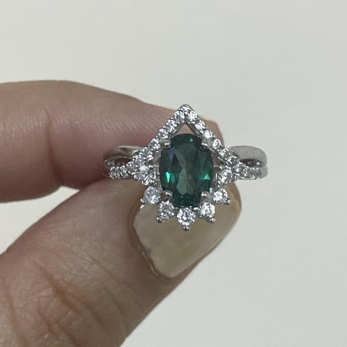 خاتم فضة نسائي بحجر توباز اخضر مرصع زركون سويسري