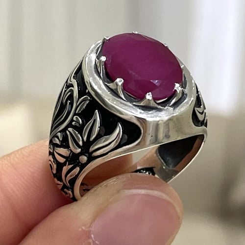 خاتم فضة رجالي بحجر ياقوت تايلندي