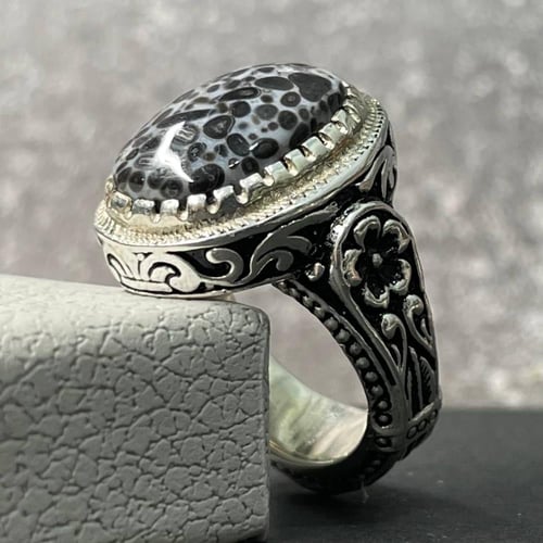 خاتم فضة رجالي بحجر عقيق جلد الحية يماني طبيعي