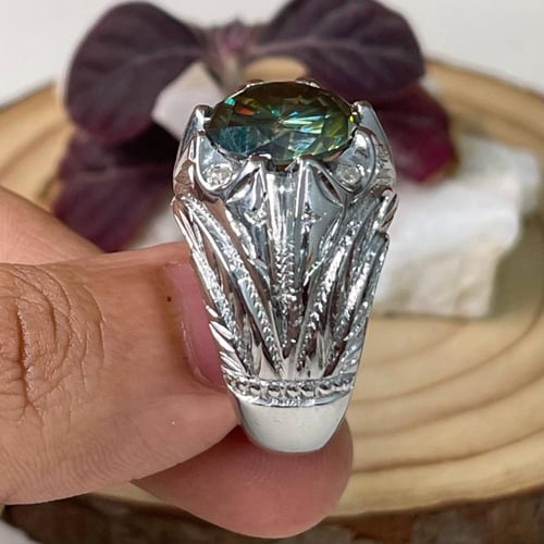 خاتم فضة رجالي بحجر موزنايت مرصع الماس