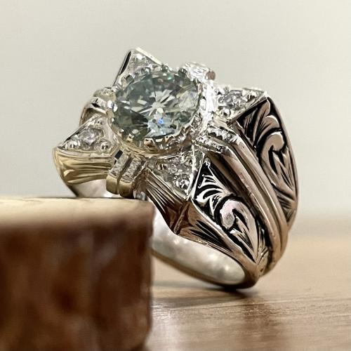 خاتم فضة رجالي بحجر الموزنايت بصلابة الالماس مرصع...