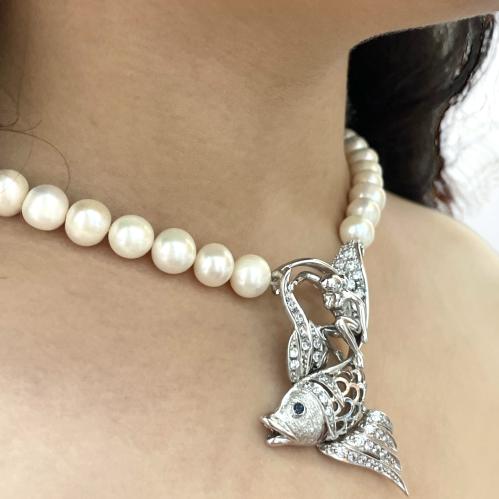 قلادة فضة نسائية بعقد من اللؤلؤ