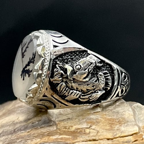 خاتم فضة رجالي بحجر عقيق يماني مشجر طبيعي