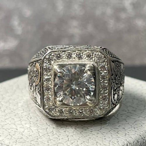 خاتم فضة رجالي بحجر موزنايت بصلابة الالماس