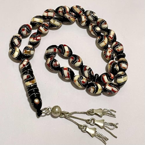 سبحة يسر طبيعي مطعم بالفضة