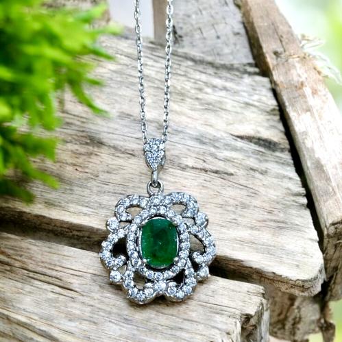 قلادة فضة نسائية بحجر زمرد كولومبي مرصع زركون سويس...