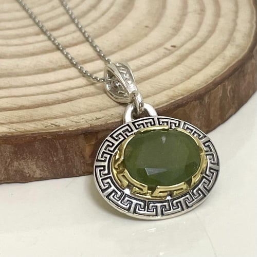 قلادة فضة نسائية بحجر زبرجد طبيعي