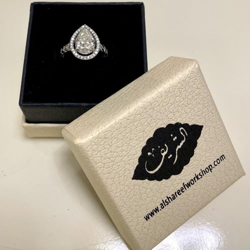 خاتم فضة نسائي بحجر موزنايت بصلابة الالماس مرصع زر...