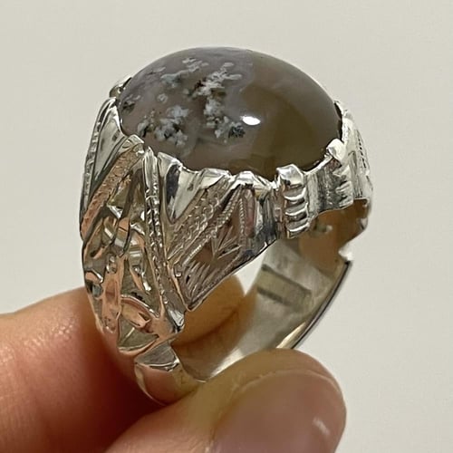 خاتم فضة رجالي بحجر عقيق ورد الربيع الطبيعي