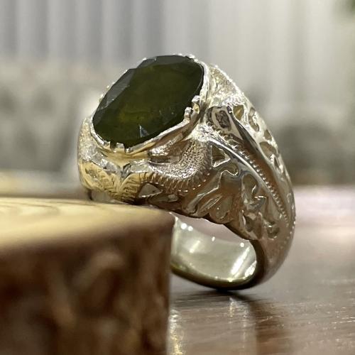 خاتم فضة رجالي بحجر زبرجد طبيعي