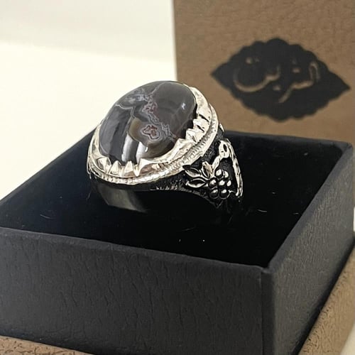 خاتم فضة رجالي بحجر عقيق ورد الربيع الطبيعي