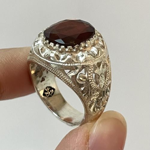 خاتم فضة رجالي بحجر الجارنيت