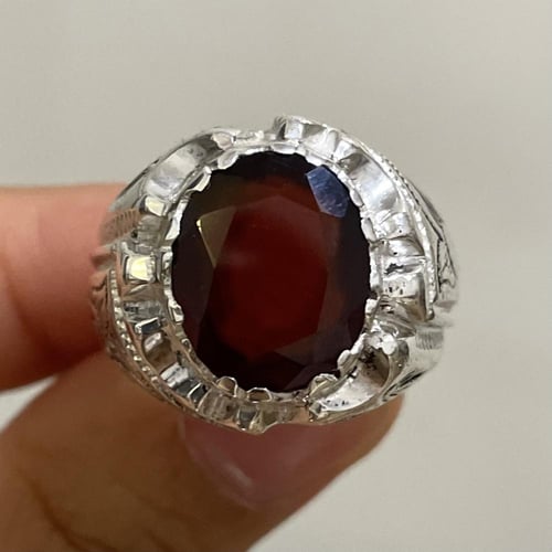 خاتم فضة رجالي بحجر الجارنيت