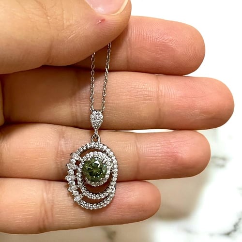 قلادة فضة نسائية بحجر موزنايت بصلابة الالماس مرصع...
