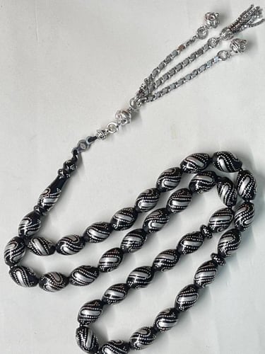 سبحة يسر طبيعي مطعم بالفضة