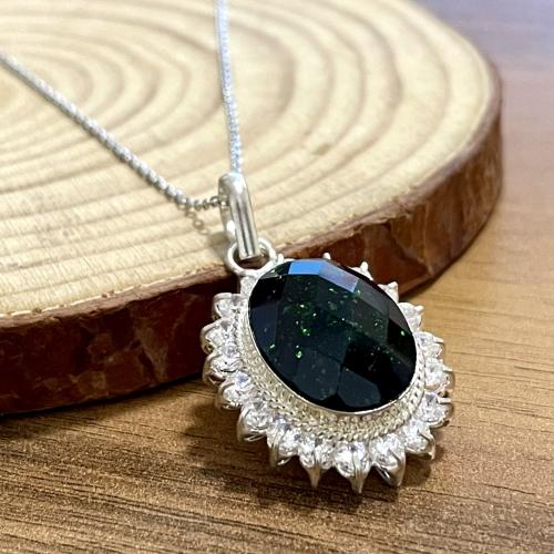 قلادة فضة نسائية بحجر النجوم اخضر