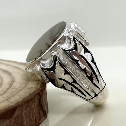 خاتم فضة رجالي بحجر عقيق يماني مشجر طبيعي