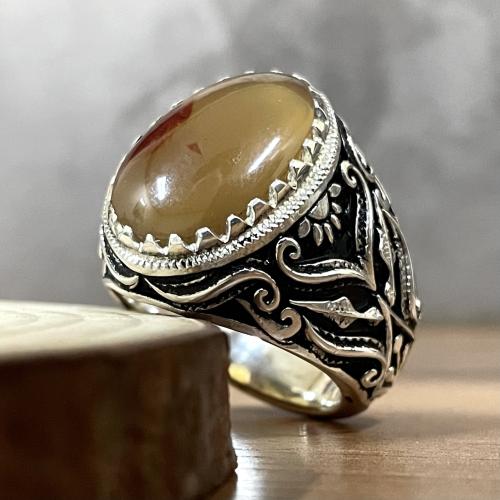 خاتم فضة رجالي بحجر عقيق يماني مشمشي طبيعي مزعفر