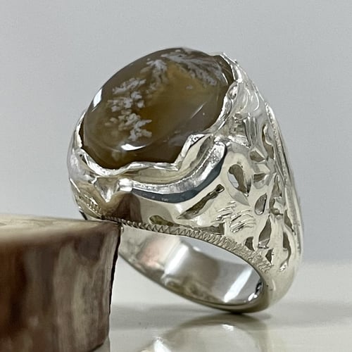 خاتم فضة رجالي بحجر عقيق ورد الربيع الطبيعي