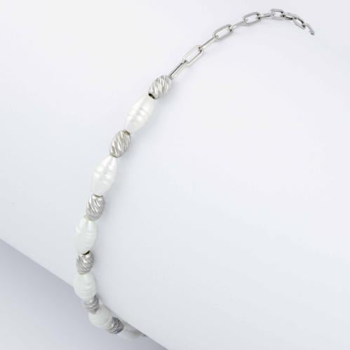 سوار لؤلؤ بيضاوي وذهب أبيض بتصميم عصري