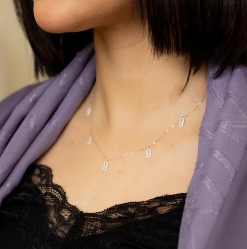 شوكر ذهب ابيض تصميم الماس بيضاوي عيار 18