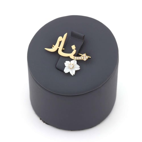 بروش أسمك من ذهب مع وردة الجوري