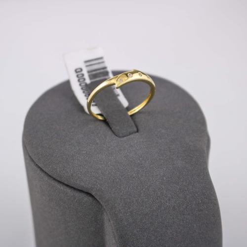 18-karat gold ring with gemstones M8014