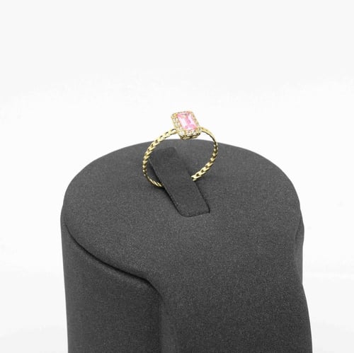 خاتم ذهب تصميم الماس مع صدق احمر مربع عيار 18