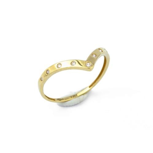 خاتم ذهب بتصميم منحنيات مرصع بالزركون