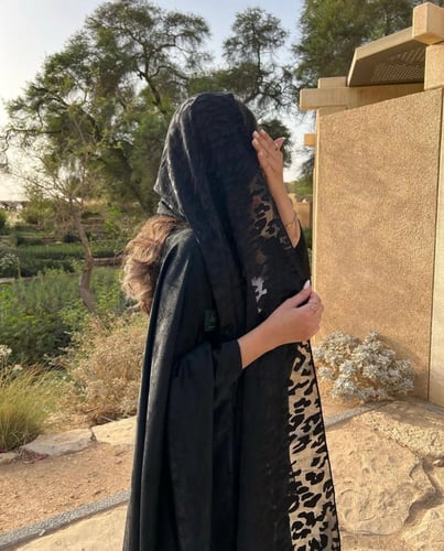 حرير لمعة قصة بشت