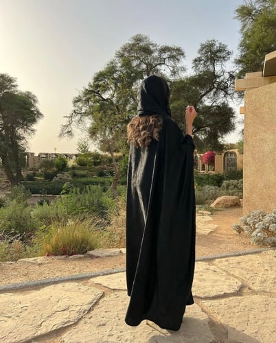 حرير لمعة قصة بشت