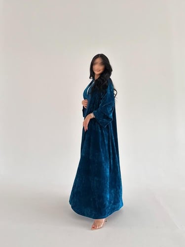 مخمل ازرق كلوش اكمام واسعه