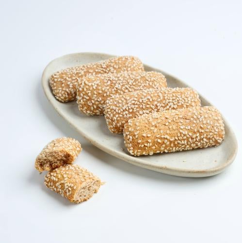 شابورة طرية بر بالسمسم