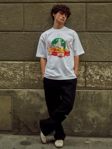 White t-shirt