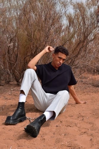 Unisex oversized black t-shirt
