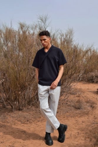 Unisex oversized black t-shirt