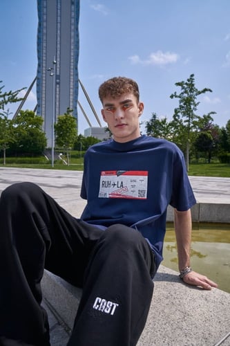 Neavy blue boarding t-shirt