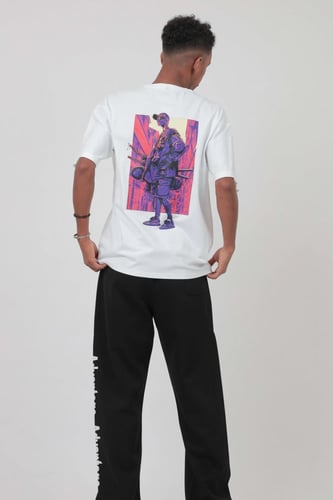 تيشرت اوفر سايز ابيض بطبعة فتى الساموراي S-155