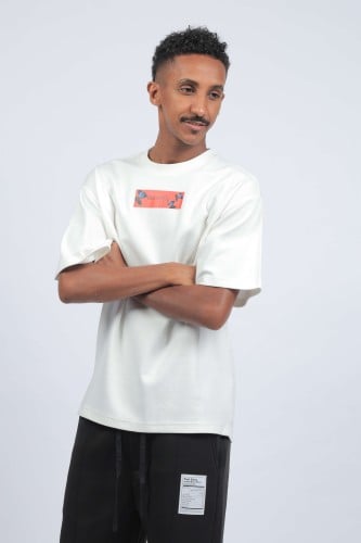 تيشرت اوفر سايز ابيض لوقو احمر بترفلاي