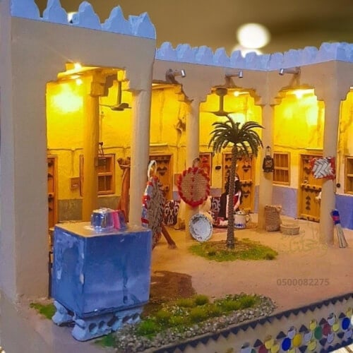 مجسم بيت تراثي فخم مزود إنارة داخلية