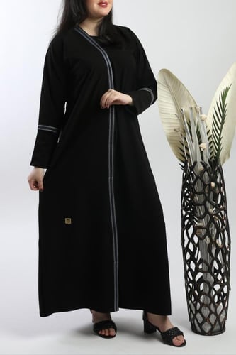 عباية سوداء بكلفة طولية 5082