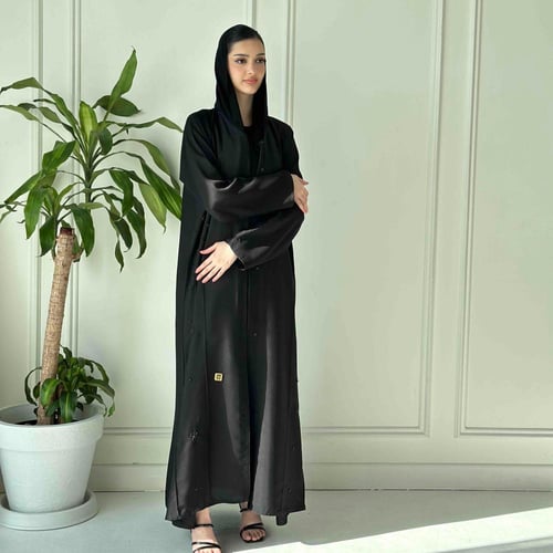 عبايه سوداء انيقه بتطريز نجوم 7021